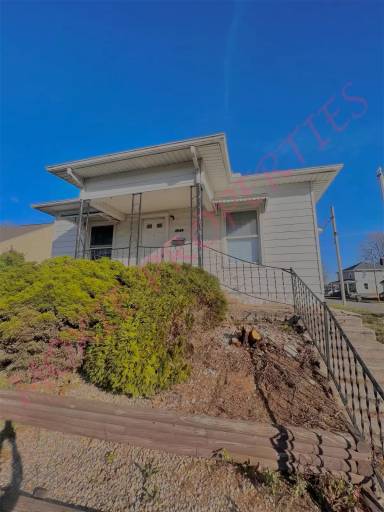 Main picture of 1048 S Armstrong St