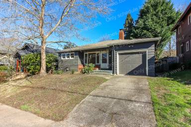 Main picture of 2714 SE 48th Ave