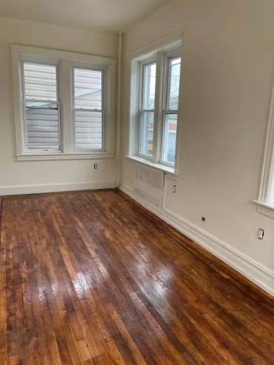 Main picture of 1672 Barnes Ave