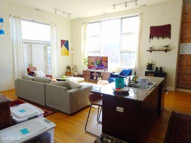 Main picture of 2401 W North Ave
