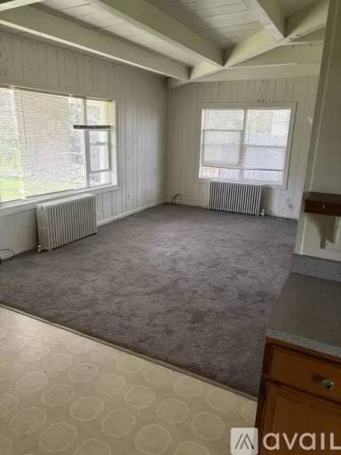 Main picture of 218 E River St