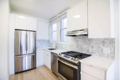 Main picture of 1575 Sacramento St
