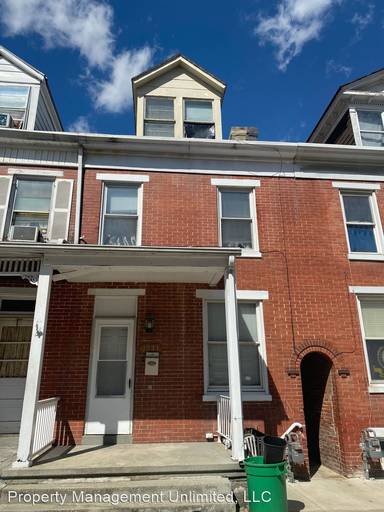 Main picture of 1041 W Poplar St