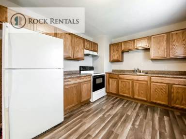 Main picture of 15 Sunset Dr