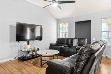 Main picture of 3711 Dewitt County Ct