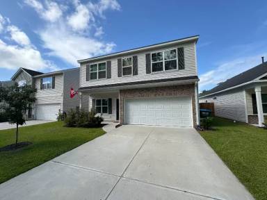 Main picture of 65 Chestnut St