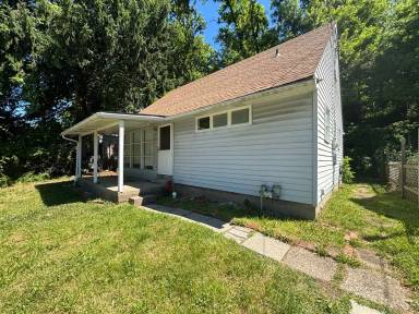 Main picture of 717 Jefferson Rd