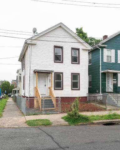 Main picture of 218 Pine St