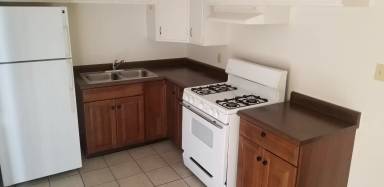 Main picture of 1515 E Oregon Ave