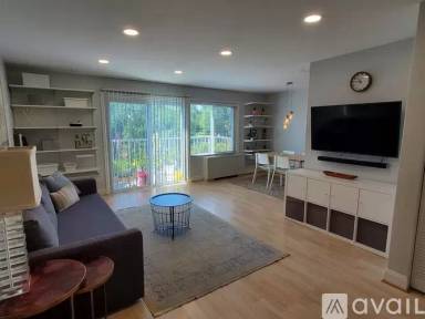 Main picture of 1001 Chillum Rd
