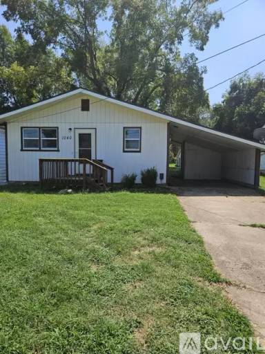 Main picture of 1040 E Evergreen St