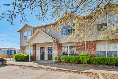 Main picture of 886 S Curtis Ave