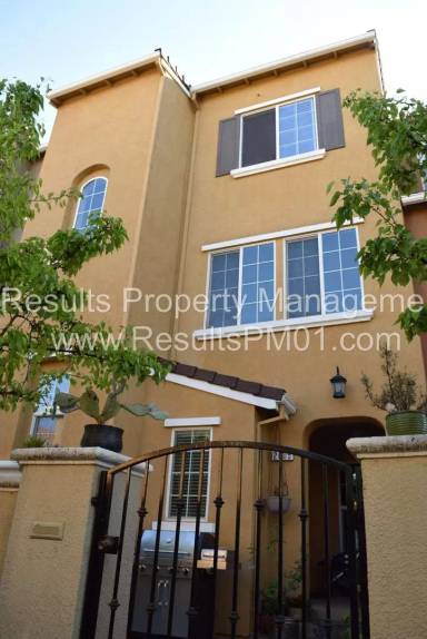 Main picture of 2045 Camino Real Way