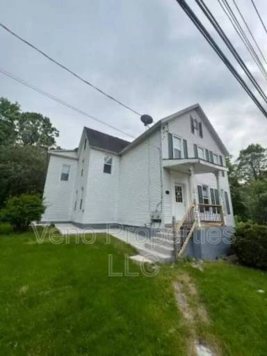 Main picture of 131 W High St
