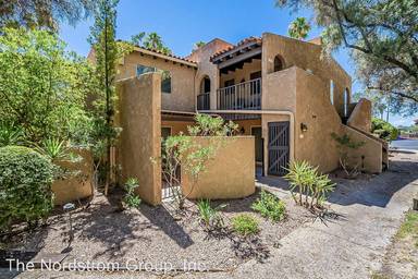 Main picture of 406 N Dodge Blvd