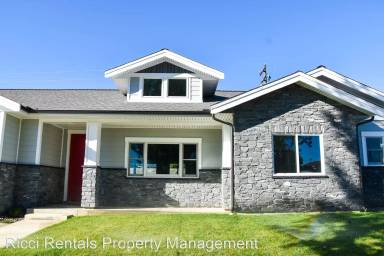 Main picture of 214 Rose Ln