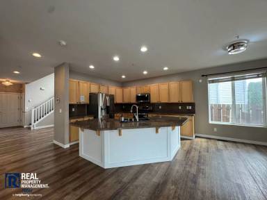 Main picture of 4431 S 220th St