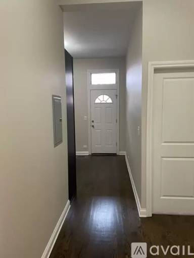 Main picture of 1756 W Montrose Ave