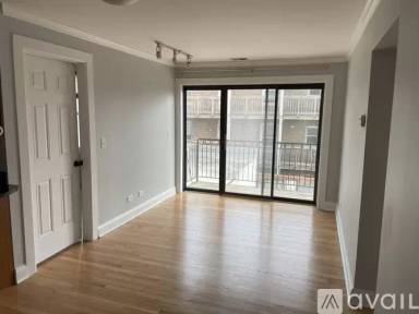 Main picture of 4144 N Sheridan Rd