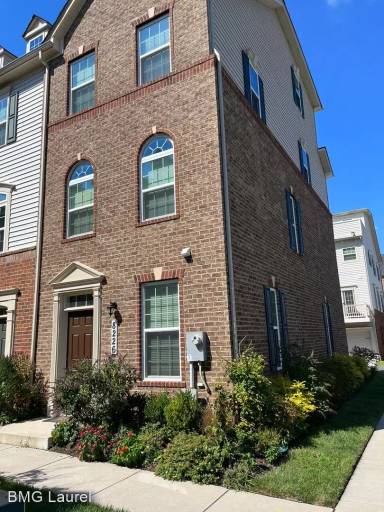 Main picture of 8226 Miner St