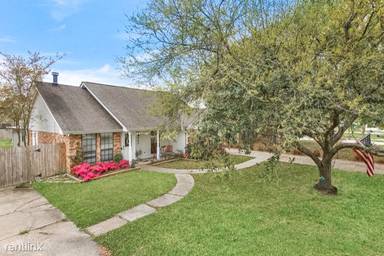 Main picture of 403 Maria Ave