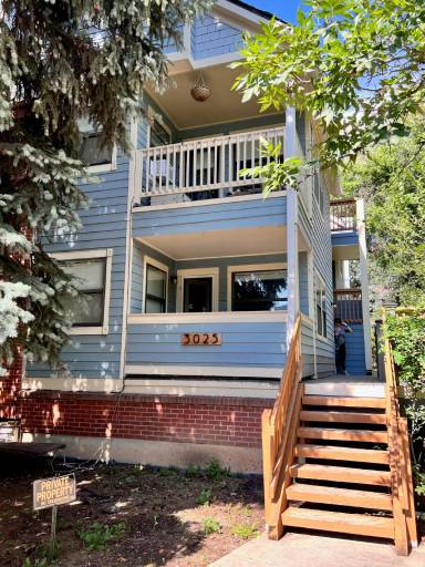 Main picture of 3025 Broadway St