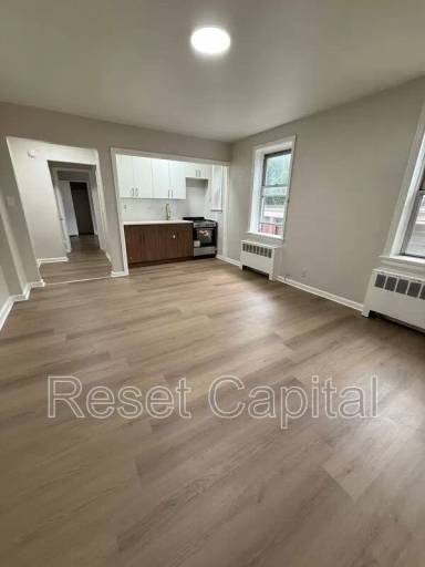 Main picture of 36 Irving St