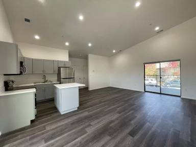 Main picture of 920 Shoofly St