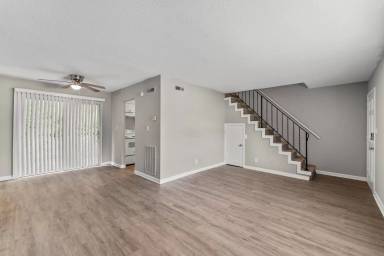 Main picture of 912 Donaldson Rd