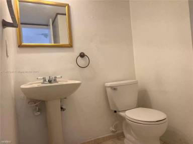 Main picture of Oakview Condo