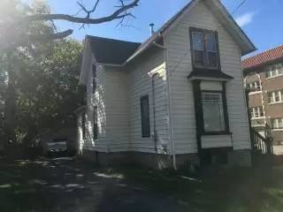 Main picture of 1359 Charles St