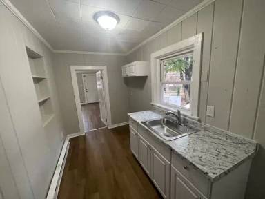 Main picture of 663 E Market St