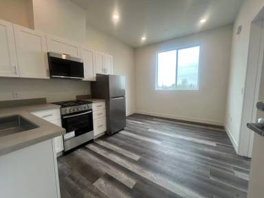 Main picture of 1010 E 25th St