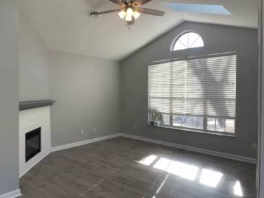 Main picture of 1508 Spelling Way