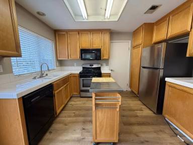 Main picture of 845 Shelborne Dr