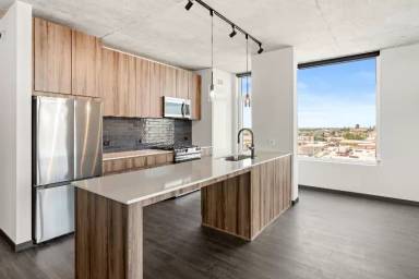 Main picture of 153 N Ashland Ave