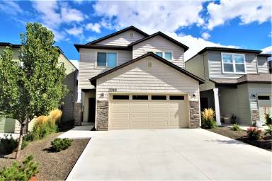 Main picture of 2080 S Hills Ave