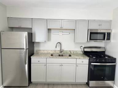 Main picture of 1721 E Roosevelt Rd
