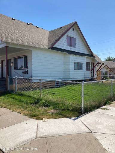 Main picture of 3002 E Rowan Ave