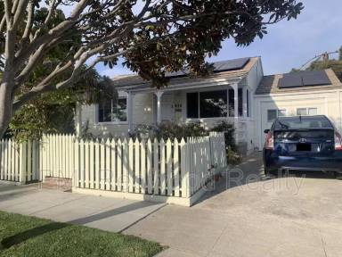 Main picture of 836 Kern St