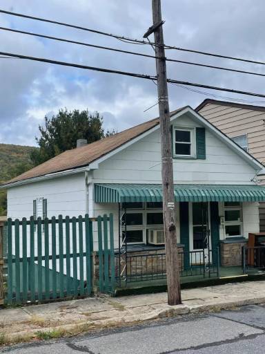 Main picture of 346 E Center St