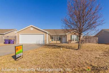 Main picture of 320 Brookridge Dr