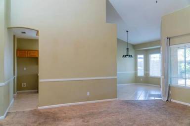 Main picture of 10033 N Baird Ave