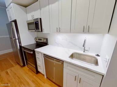 Main picture of 384 Commonwealth Ave