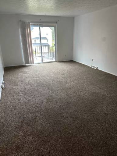 Main picture of 70 Lemans Dr
