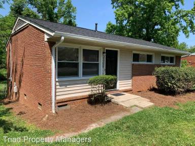 Main picture of 1305 Larchmont Dr
