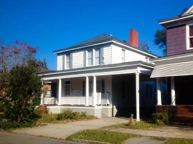 Main picture of 624 W 45th St