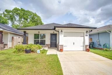 Main picture of 8626 Walnut Ave