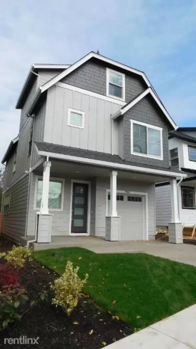 Main picture of 7975 NE Sabo St