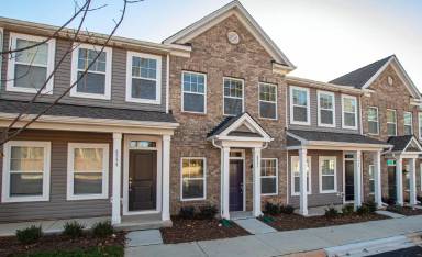 Main picture of 203 Hammersmith Trl NW